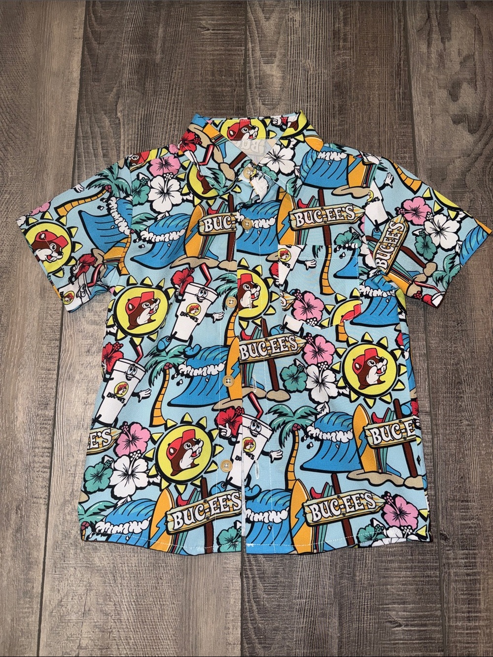 Buc-ees 2T kids Blue Tropical Logo Short-Sleeve button up Shirt